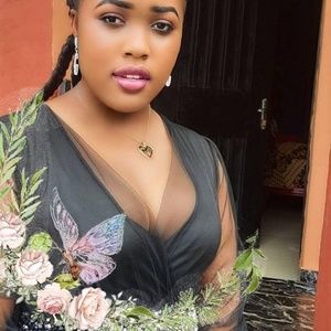 Meet your Posher, Nche